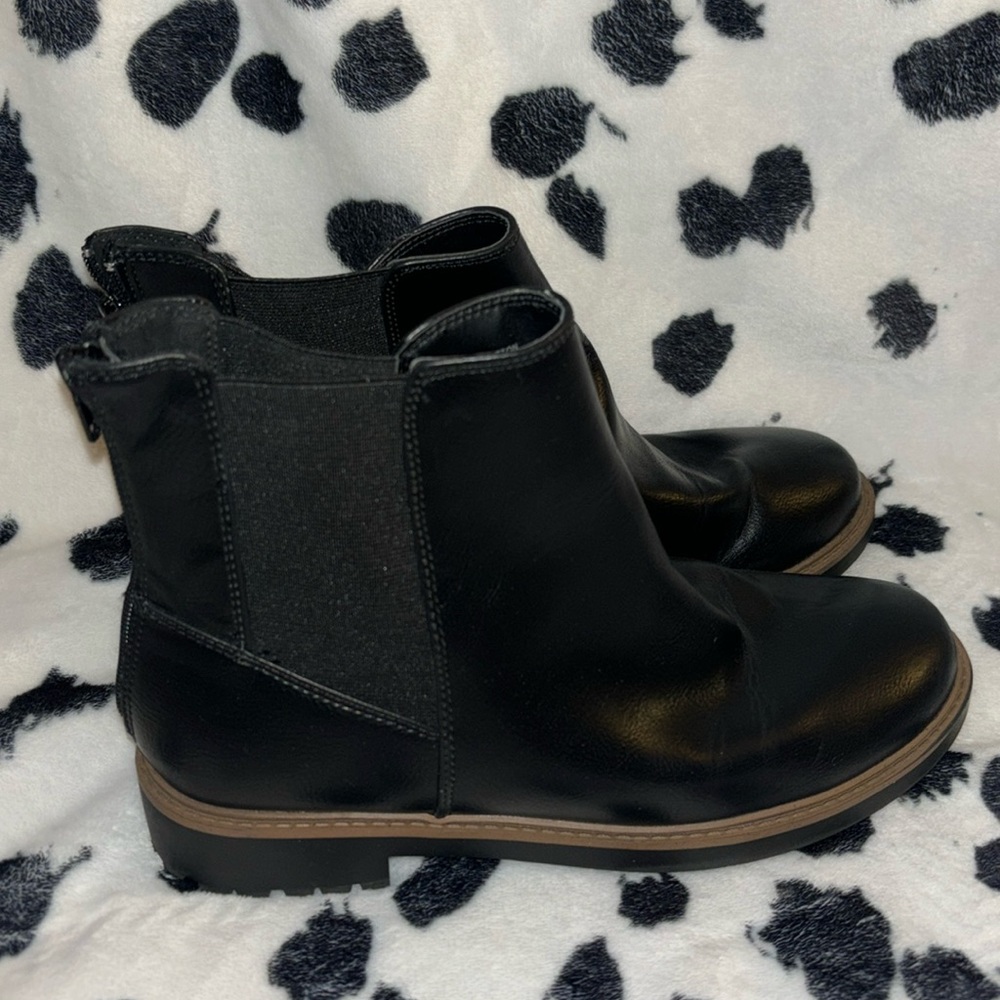 Black boots